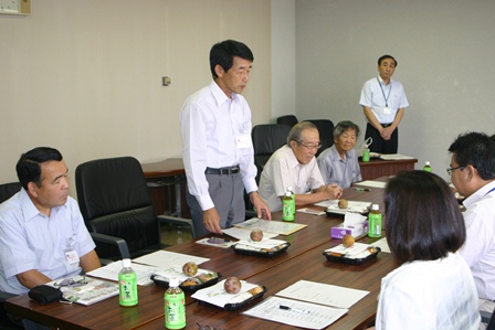 会長よりご挨拶いただいた様子の写真 会長よりご挨拶いただいた様子の写真
