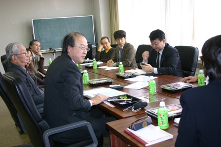 平成23年2月4日の環境問題を考える会で討議している様子の写真2 平成23年2月4日の環境問題を考える会で討議している様子の写真2