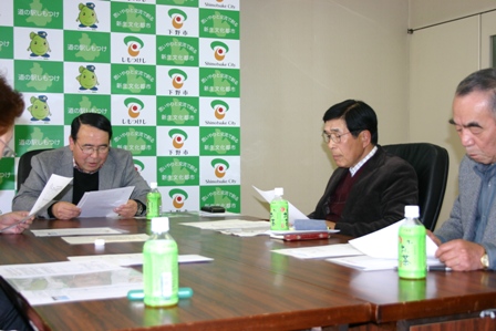 平成23年2月2日大松山ラジオ体操同好会で丁寧にまとめた資料で説明されている写真 平成23年2月2日大松山ラジオ体操同好会で丁寧にまとめた資料で説明されている写真