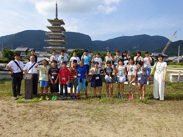 讃岐国分寺跡での集合写真 讃岐国分寺跡での集合写真