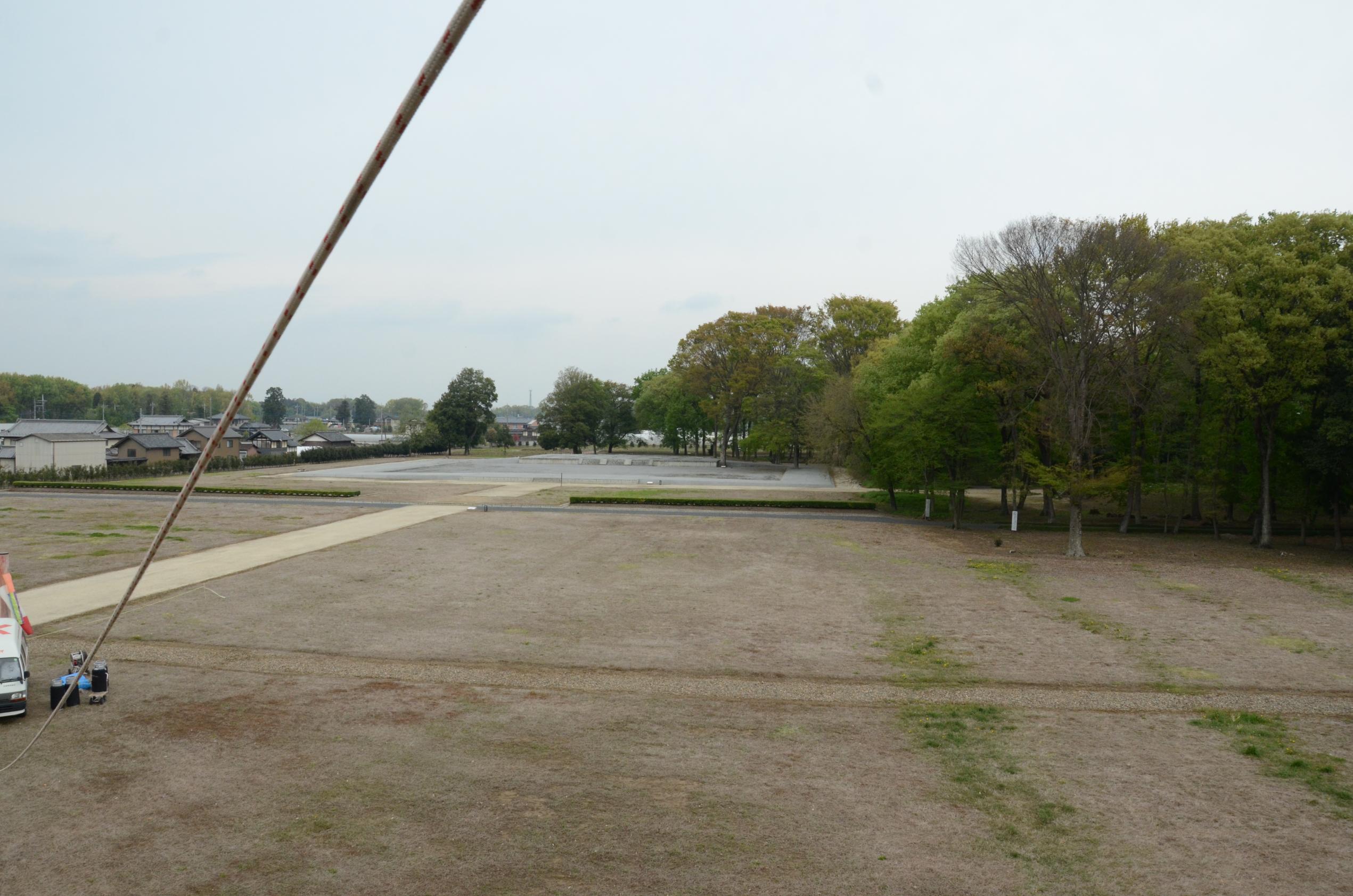 気球に乗って上空から見た国分寺跡の基壇 気球に乗って上空から見た国分寺跡の基壇