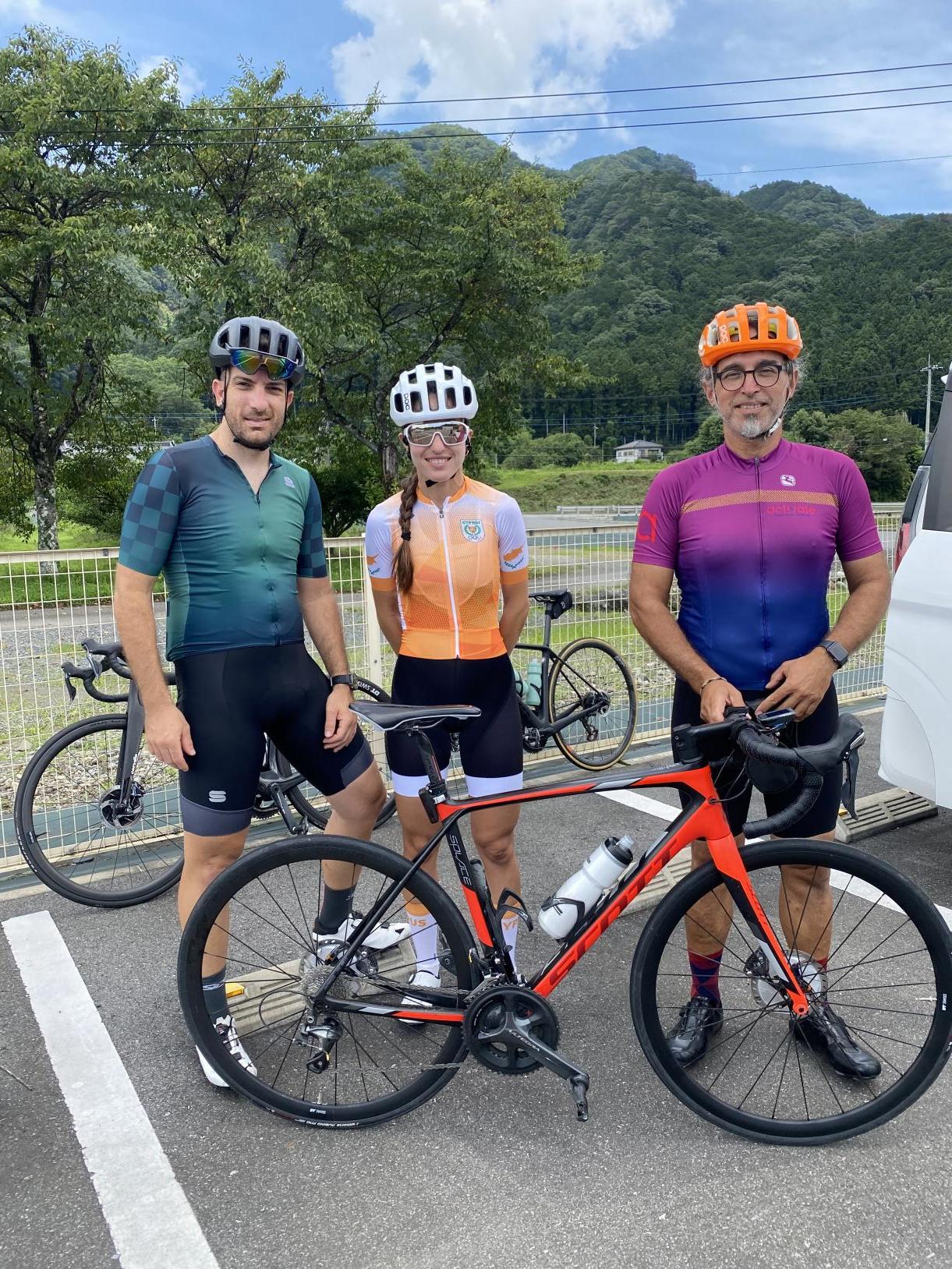 笑顔の自転車競技チーム 笑顔の自転車競技チーム