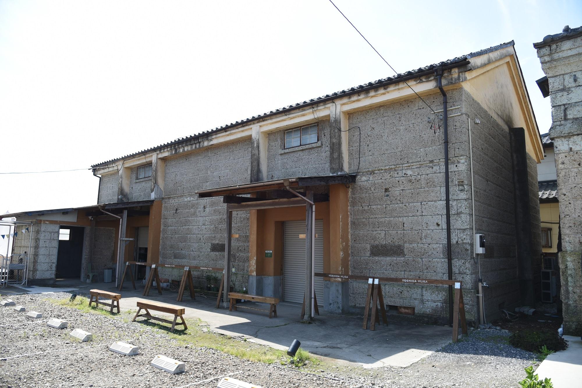 旧吉田村農業協同組合東倉庫（西側面外観）
