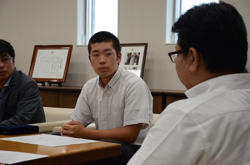 全国高校野球選手権大会優勝高作新学園出場者表敬訪問の様子の写真