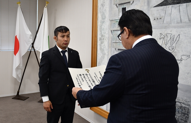 髙藤直寿選手に市長特別賞を授与しました