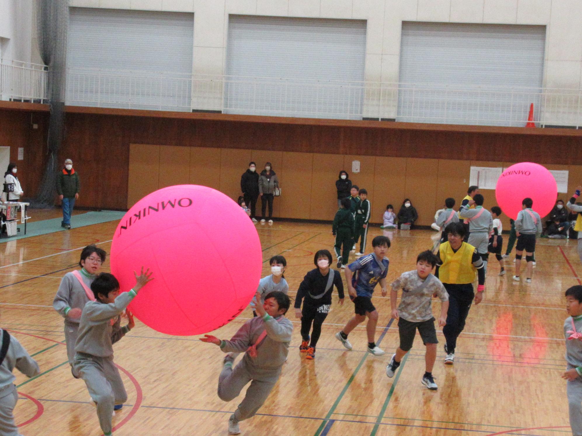 第8回カンピくんカップ市内小学校・義務教育学校前期課程交流キンボールスポーツ大会が開催されました