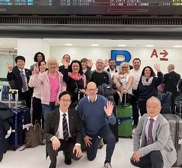 成田空港 到着ロビーにて