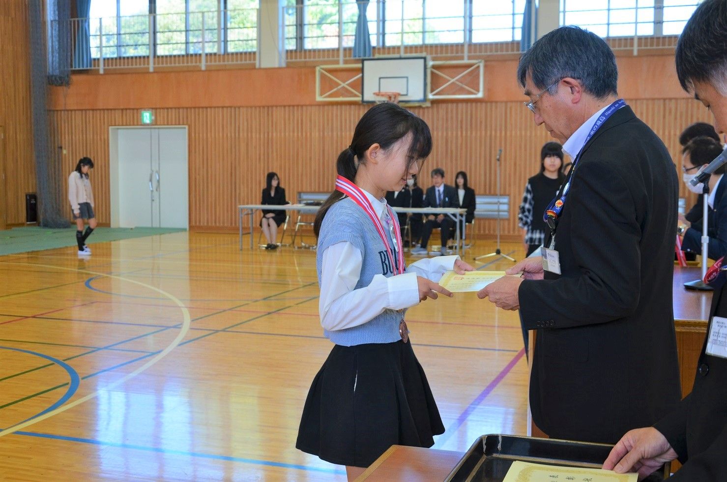 石橋小児童表彰の様子(2)