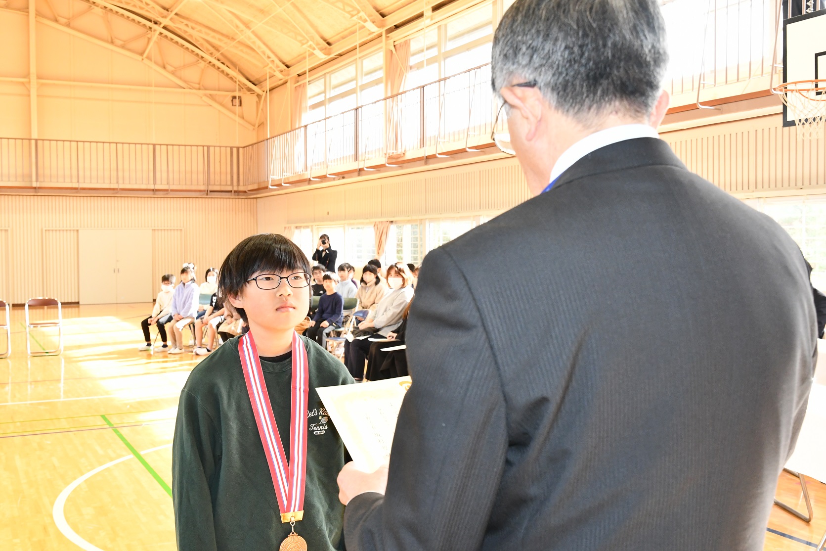 細谷小児童表彰のようす(2) 細谷小児童表彰のようす(2)