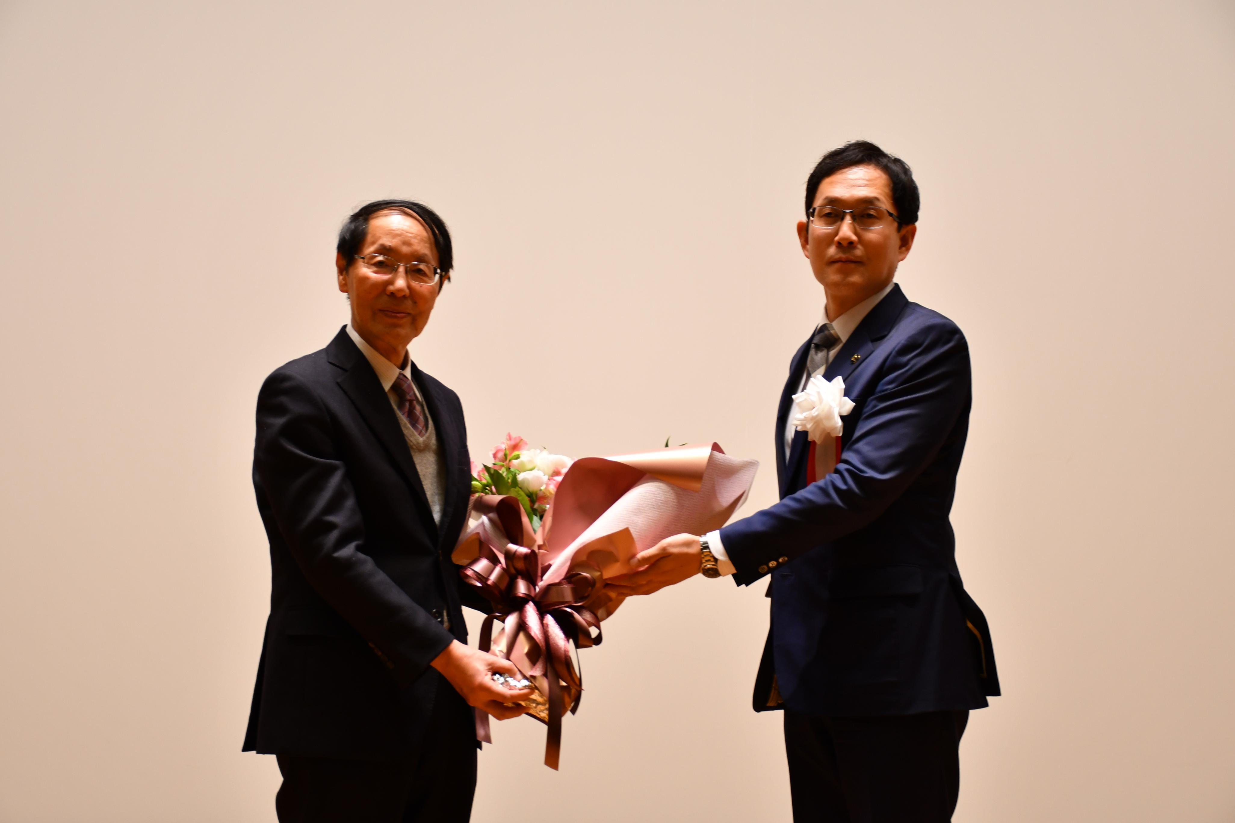 市制20周年記念式講演会学長 市制20周年記念式講演会学長