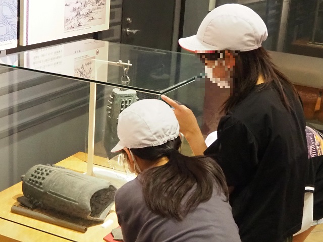 館内見学の様子2
